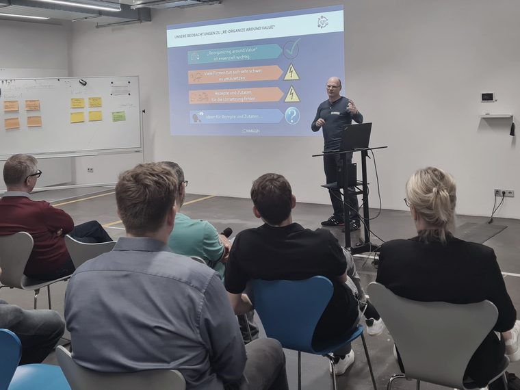 Manfred Becking leading a session